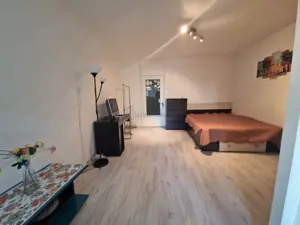 Garsonieră_28 mp_bucatarie inchisa_balcon_metrou Iancului