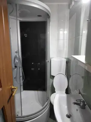 Garsonieră de închiriat, 15 mp, direct proprietar, 1300 lei, 6 minute metrou - imagine 3