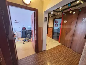 Apartament de vanzare, cu 3 camere, zona Micro 5  - imagine 8