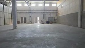 Inchiriez hala industriala 1200 mp cu rampa