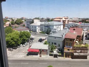 Apartament 4 camere, 90 Mp, Gradina Botanica, 3 balcoane, vedere panoramica - imagine 13 Apartament 4 camere, 90 Mp, Gradina Botanica, 3 balcoane, vedere panoramica - imagine 13