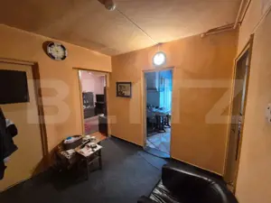 Apartament de vanzare, cu 2 camere, decomandat, zona Mihai Eminescu