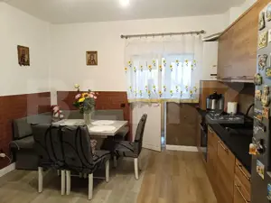 Apartament de vanzare 3 camere, 69mp, 2 bai, zona Stejarului