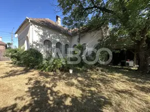 Casa cu potential de investitie in centrul satului 1540 mp teren  - imagine 2