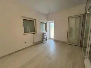 Aradului. 3 cam. Spatios. Curte 15 MP.  - imagine 4