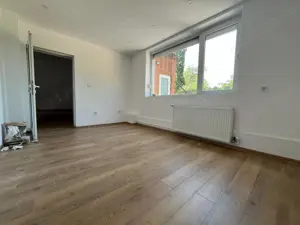 Aradului. 3 cam. Spatios. Curte 15 MP.  - imagine 7