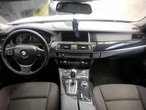 BMW Seria 5. Inmatriculat - imagine 8 BMW Seria 5. Inmatriculat - imagine 8