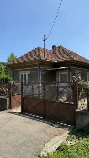 Casă de vânzare la țară   locuință pregătită pentru mutare imediată!