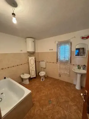 Casa cu etaj de vanzare sat Beresti, com. Sascut, jud. Bacau - imagine 17