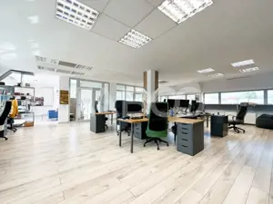 Cladire de birouri finisata la cheie 600 mp utili 15 parcari - imagine 11