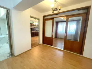 De vanzare – Apartament 3 camere   -R-uri -  Mazepa 1 - imagine 13