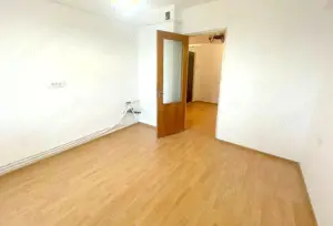 De vanzare – Apartament 3 camere   -R-uri -  Mazepa 1 - imagine 3