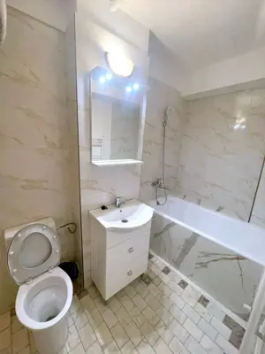 De vanzare – Apartament 3 camere   -R-uri -  Mazepa 1 - imagine 16