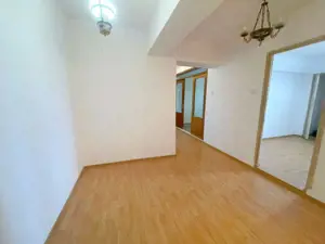 De vanzare – Apartament 3 camere   -R-uri -  Mazepa 1 - imagine 5