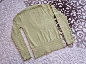 Bluza verde fistic marimea M, pulover decolteu in V - imagine 4