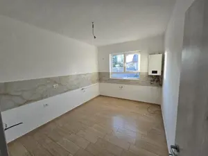 Sanandrei, Drum Asfaltat, Teren Generos, Buc Separata, 3 Dor, 2 Bai, dressing - imagine 12