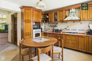 Vilă cu 6 camere - Zona Subcetate - Arad - imagine 13