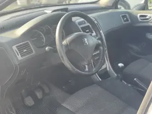 Peugeot 307 Diesel 7 locuri - imagine 10 Peugeot 307 Diesel 7 locuri - imagine 10