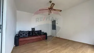 Apartament cu 3 camere de vânzare Mangalia gara