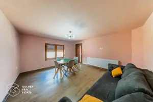 Casă 3 camere renovată în Bujac-Sega , 2 corpuri, teren 572 mp - imagine 2