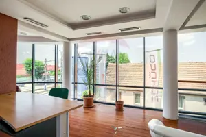 Clădire de birouri Micalaca pe principală, vad si vizibilitate sporită - imagine 12