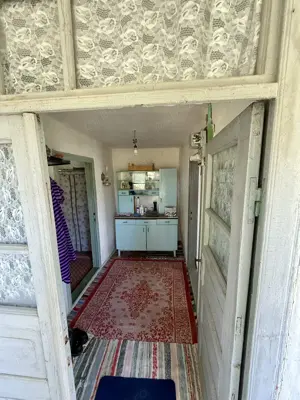 Casă de vânzare cu teren  - imagine 9