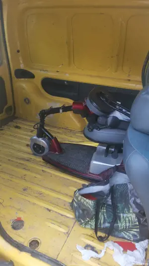 Mașina de vînzare  - imagine 2 Mașina de vînzare  - imagine 2