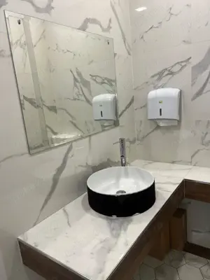 Inchiriez spatiu comercial in Oradea, pe Strada Evreilor Deportati - imagine 9 Inchiriez spatiu comercial in Oradea, pe Strada Evreilor Deportati - imagine 9