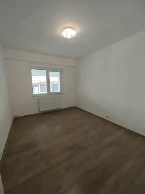 Apartament spațios,de vanzare, 3 camere, 98 mp, zona Petru Rares - imagine 3