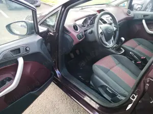 Ford Fiesta Diesel Titanium  - imagine 8