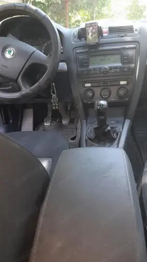 vanzare Skoda Octavia 2, 1,6 MPI - imagine 2