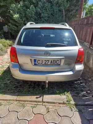 Toyota Avensis Break - imagine 8