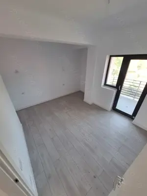 3 camere bloc nou  zona zavoi,et 1,garaj subteran - imagine 2
