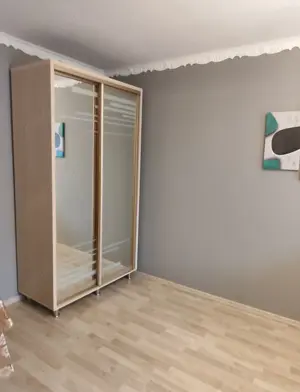 Ofer spre inchiriere garsoniera in zona 13Septembrie