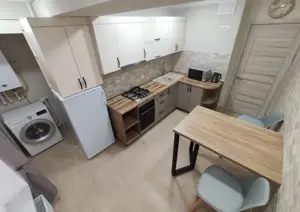 Se ofera spre inchiriere garsoniera in zona Piata Gorjului - imagine 4 Se ofera spre inchiriere garsoniera in zona Piata Gorjului - imagine 4