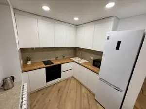 Se ofera spre inchiriere garsoniera in zona Piata Romana