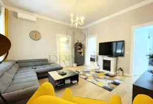 CENTRAL - ETAJ 1 - RENOVAT - 4 camere - 3 bai - centrala proprie - clima - GARAJ CF