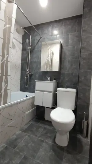 Ofer spre inchiriere garsoniera in zona Gorjului