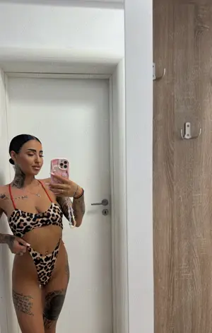 Fără grabă . Vei rămâne surprins că sunt reală. Militari residence  - imagine 2