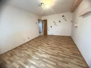 Apartament 3 cam 71 mp decomandat EcTeodoroiu langa Inspectoratul Scolar - imagine 6 Apartament 3 cam 71 mp decomandat EcTeodoroiu langa Inspectoratul Scolar - imagine 6