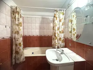 Apartament 3 cam 71 mp decomandat EcTeodoroiu langa Inspectoratul Scolar - imagine 10 Apartament 3 cam 71 mp decomandat EcTeodoroiu langa Inspectoratul Scolar - imagine 10