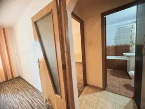 Apartament 3 cam 71 mp decomandat EcTeodoroiu langa Inspectoratul Scolar - imagine 12 Apartament 3 cam 71 mp decomandat EcTeodoroiu langa Inspectoratul Scolar - imagine 12