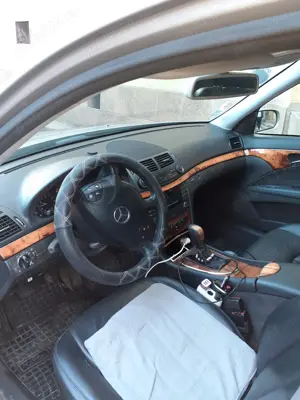 Mercedes E200