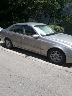 Mercedes E200 - imagine 5 Mercedes E200 - imagine 5