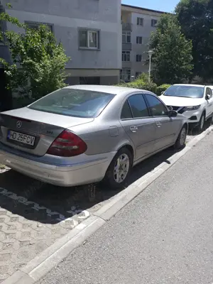 Mercedes E200 - imagine 6 Mercedes E200 - imagine 6