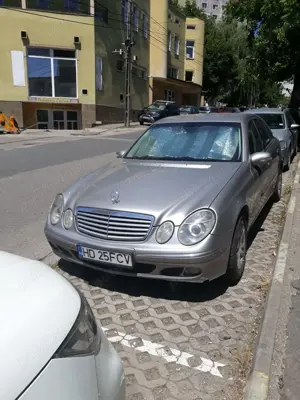 Mercedes E200 - imagine 4 Mercedes E200 - imagine 4