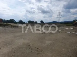 Teren si hala 42.000 mp + zona administrativa la 7 minute de Fagaras - imagine 9
