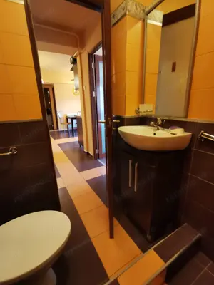 Închiriez apartament 3 camere Micro 4 - imagine 19