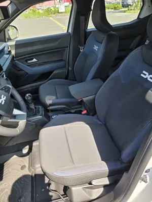 Dacia Duster 3 TCe 130 4x4 Mild Hybrid MHEV Expression - imagine 11