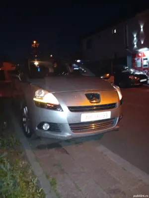 Peugeot 5008 exclusive.1.6 hdci - imagine 3 Peugeot 5008 exclusive.1.6 hdci - imagine 3